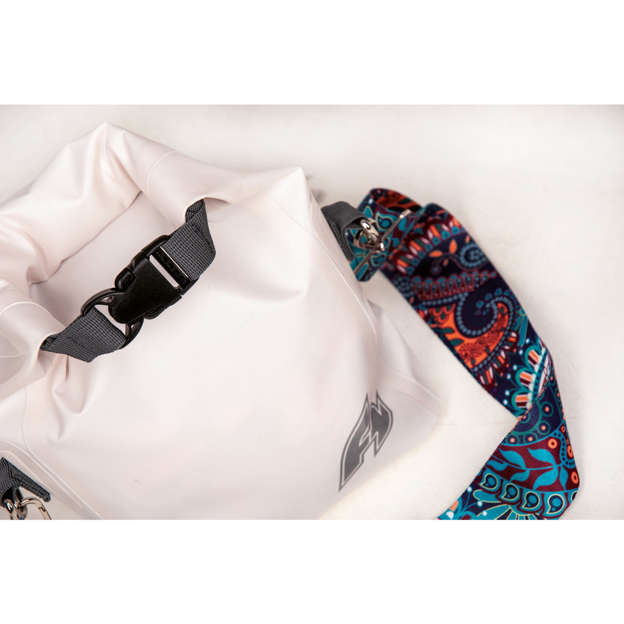 F2 Tasche Kauai - Schultertasche 6L/10L wählbar Weiss 2024/25