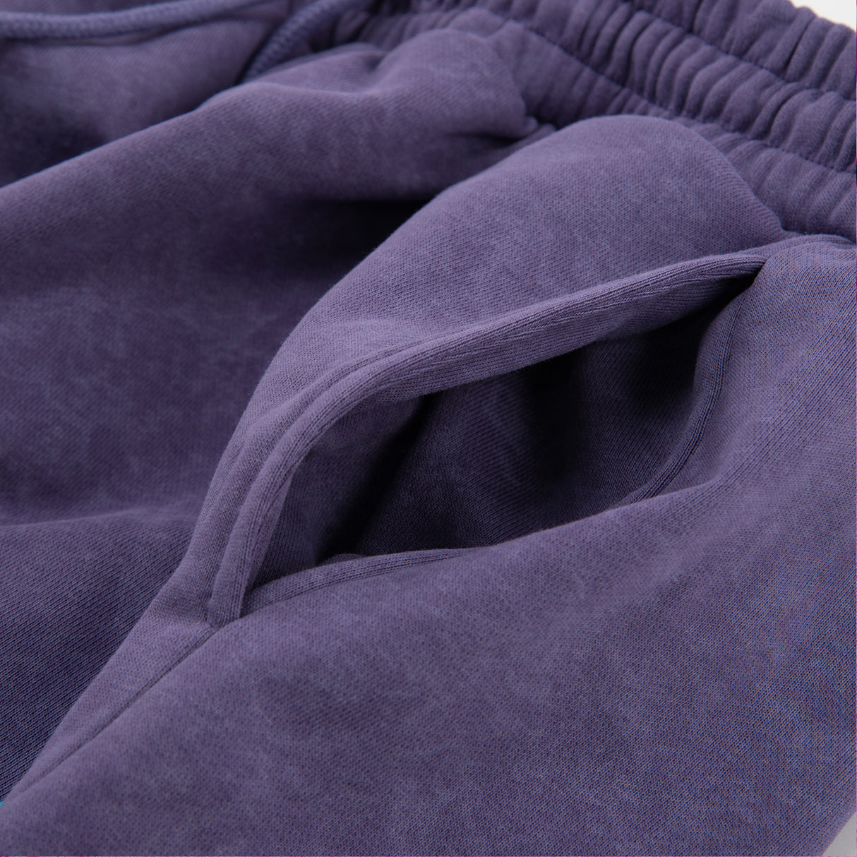 F2 Retro Silberpfeil Shorts Plum Stonewashed Damen Sweatshorts - Größe wählbar