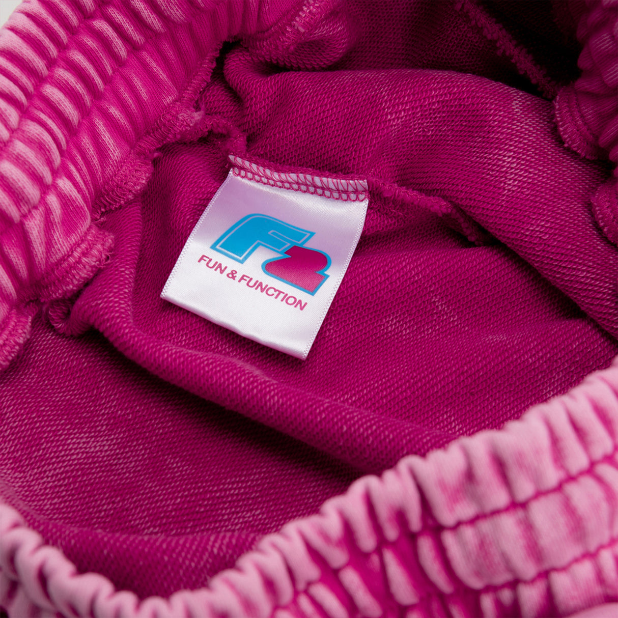 F2 Retro Silberpfeil Shorts Magenta Stonewashed Damen Sweatshorts - Größe wählbar