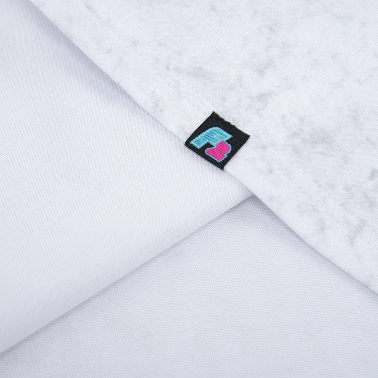 F2 Retro T-Shirt Strato White Stonewashed Unisex Tshirt Weiss - Größe wählbar