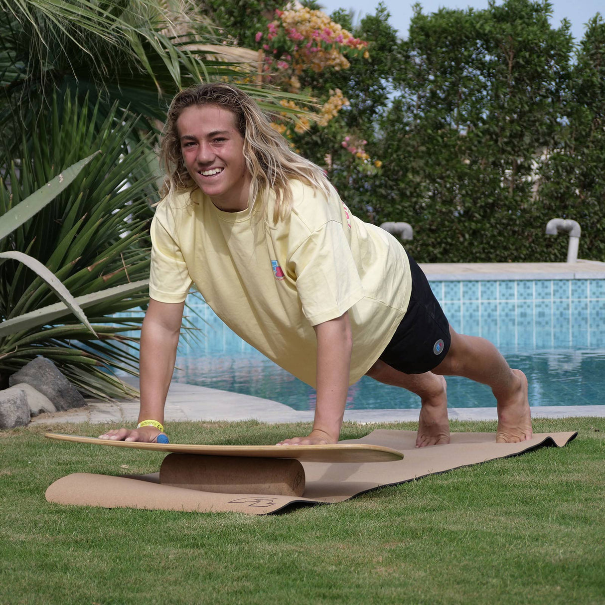 F2 Set Balance Board Halfshell 80x30cm mit Korkrolle