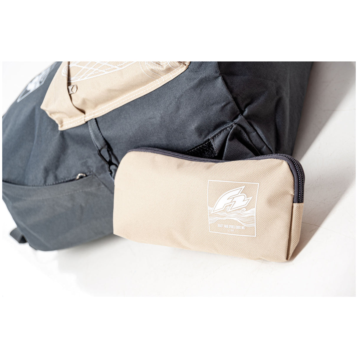 F2  Rucksack Trail Tasche 22 L Grau/Beige 2024